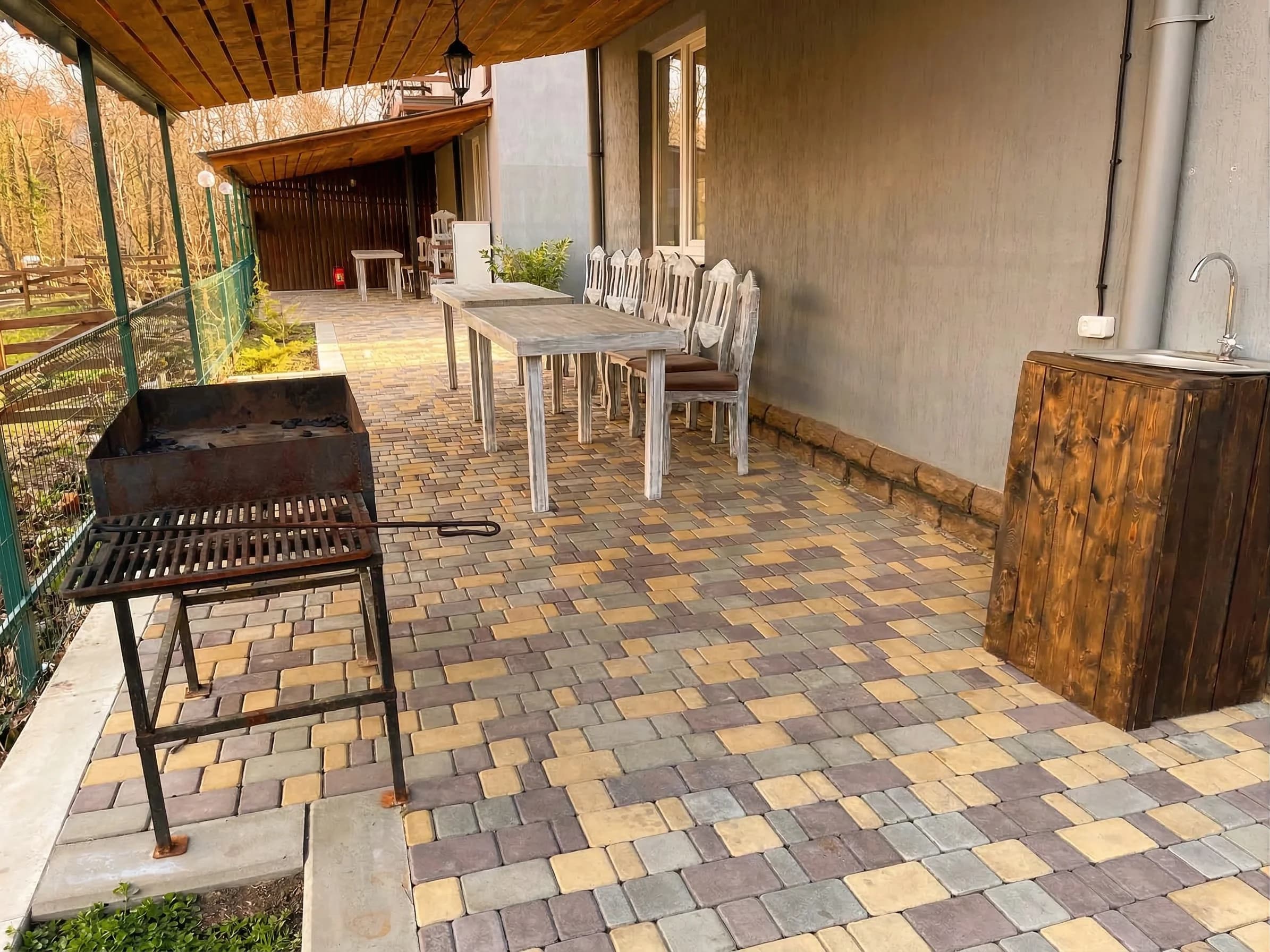 Мангальная зона базы отдыха Вершина