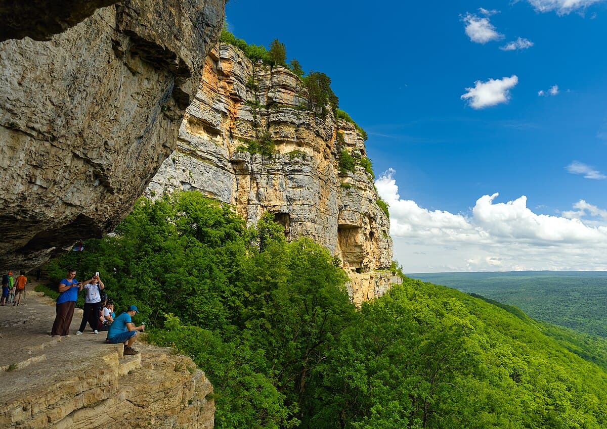 Орлиная полка — смотровая площадка над Мезмаем
